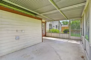 10706 Duncum St, Houston, TX 77013 - Photo 25