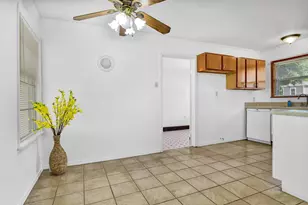 10706 Duncum St, Houston, TX 77013 - Photo 11
