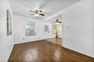 10706 Duncum St, Houston, TX 77013 - Photo 13