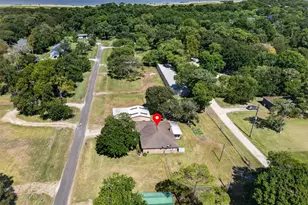 727 Cindy Ln, Cove, TX 77523 - Photo 19