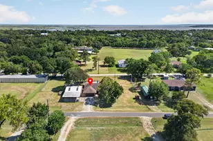 727 Cindy Ln, Cove, TX 77523 - Photo 17