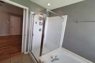 8011 Aspen Ct, Baytown, TX 77523 - Photo 9