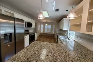 8011 Aspen Ct, Baytown, TX 77523 - Photo 7