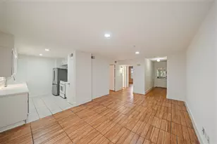 8245 Kingsbrook Rd, Houston, TX 77024 - Photo 5