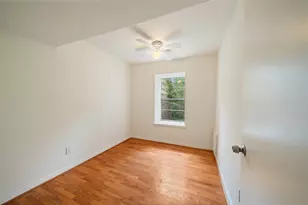 8245 Kingsbrook Rd, Houston, TX 77024 - Photo 13