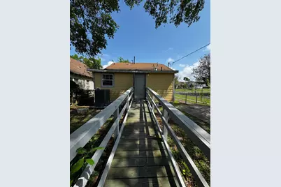 3401 Illinois Street, Baytown, TX 77520 - Photo 21