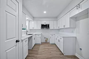 9715 Seeker St, Houston, TX 77078 - Photo 7