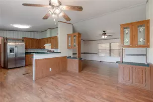 37 Riverside Ln, Huntsville, TX 77320 - Photo 9