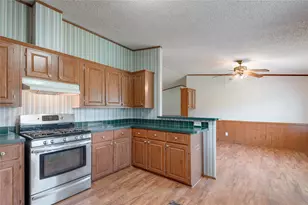 37 Riverside Ln, Huntsville, TX 77320 - Photo 11