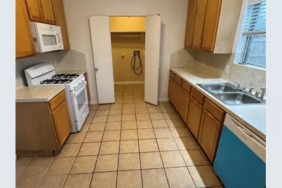 4018 Longway Estates Court, Fresno, TX 77545 - Photo 5