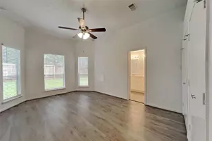 1915 Creston Dr, Spring, TX 77386 - Photo 9