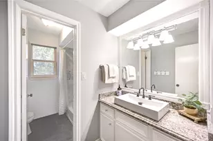 2282 Woodland Springs St, Houston, TX 77077 - Photo 25