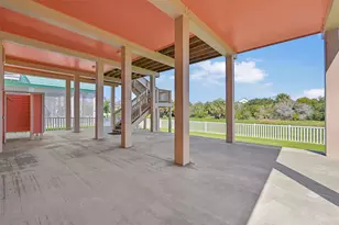 13610 Windlass Cir, Galveston, TX 77554 - Photo 43