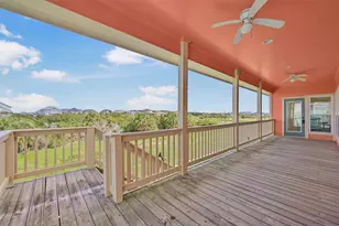 13610 Windlass Cir, Galveston, TX 77554 - Photo 39