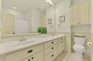 13610 Windlass Cir, Galveston, TX 77554 - Photo 31