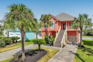13610 Windlass Cir, Galveston, TX 77554 - Photo 49