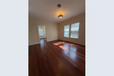 643 E 10th 1/2 Street, Houston, TX 77008 - Photo 5