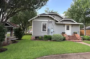 643 E 10th 1/2 St, Houston, TX 77008 - Photo 13