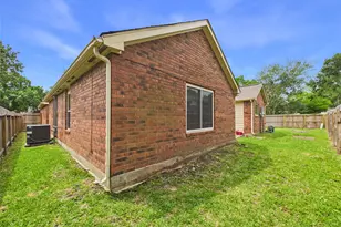 1210 Berkeley Lake Ln, Houston, TX 77062 - Photo 21