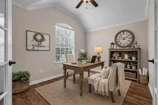 9023 S Comanche Cir, Willis, TX 77378 - Photo 3