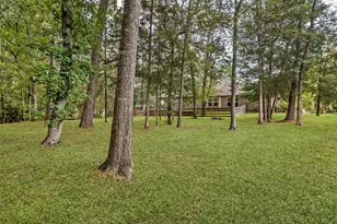 9023 S Comanche Cir, Willis, TX 77378 - Photo 7