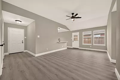 4718 Fairgreen Lane, Houston, TX 77048 - Photo 5