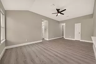 4718 Fairgreen Ln, Houston, TX 77048 - Photo 11