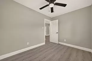 4718 Fairgreen Ln, Houston, TX 77048 - Photo 19