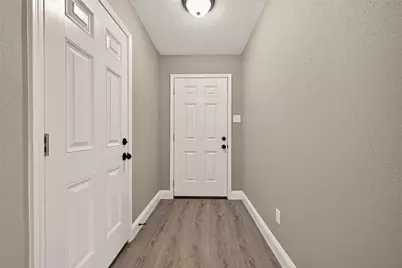 4718 Fairgreen Lane, Houston, TX 77048 - Photo 3