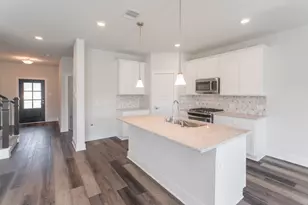 10313 S Goshawk Trl, Conroe, TX 77385 - Photo 9