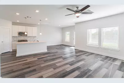 10313 S Goshawk Trail, Conroe, TX 77385 - Photo 7