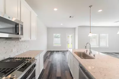 10313 S Goshawk Trail, Conroe, TX 77385 - Photo 11