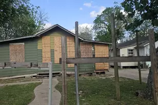 3920 Wayne St, Houston, TX 77026 - Photo 1