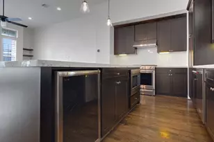 1030 W 26th St, Houston, TX 77008 - Photo 9