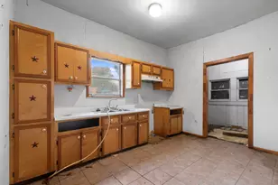 9429 E Avenue H, Houston, TX 77012 - Photo 9