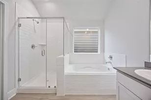 13214 Opera Dr, Houston, TX 77047 - Photo 11