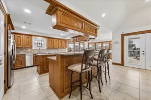 209 Bora Bora Dr, Tiki Island, TX 77554 - Photo 7