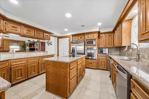 209 Bora Bora Dr, Tiki Island, TX 77554 - Photo 9