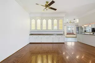 4063 Breakwood Dr, Houston, TX 77025 - Photo 9