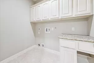 2 Schwab Ln, Houston, TX 77055 - Photo 21