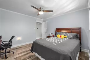 4910 Old Castle Ln, Dickinson, TX 77539 - Photo 31