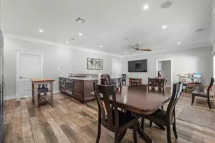 4910 Old Castle Ln, Dickinson, TX 77539 - Photo 15