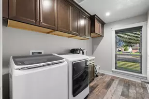 4910 Old Castle Ln, Dickinson, TX 77539 - Photo 19