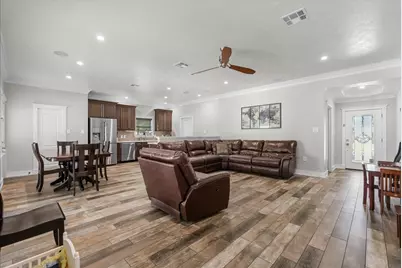 4910 Old Castle Lane, Dickinson, TX 77539 - Photo 11