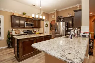 10926 Oakwood Dr, La Porte, TX 77571 - Photo 11