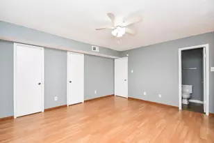 8323 Wilcrest Dr, Houston, TX 77072 - Photo 9