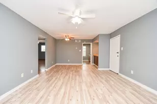 8323 Wilcrest Dr, Houston, TX 77072 - Photo 5