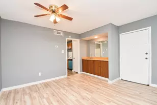 8323 Wilcrest Dr, Houston, TX 77072 - Photo 21