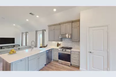 2139 Mosaic Valley Court, Angleton, TX 77515 - Photo 7