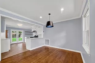 2231 Saxon Dr, Houston, TX 77018 - Photo 9